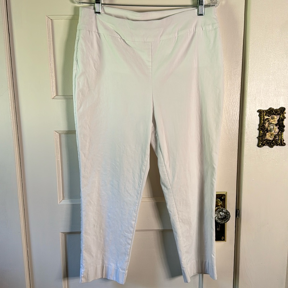 Chico’s So Slimming Capri Crop Pants Size 2